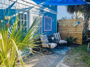 Mini Pearl, Private 2 BR - 1 block to BEACH!